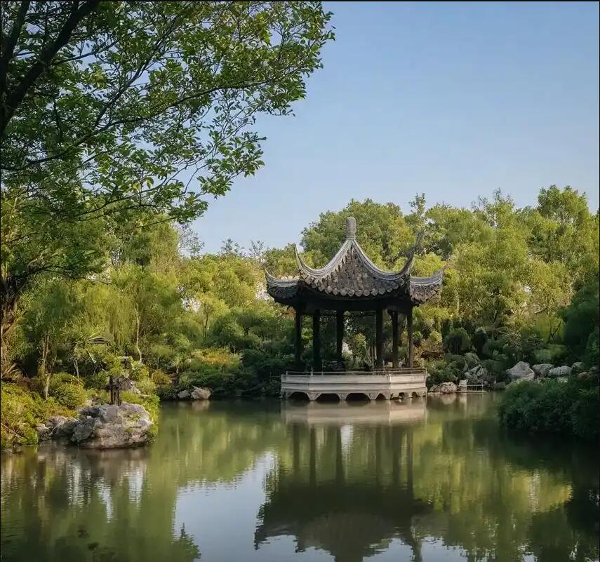 鹤庆县雪青土建有限公司